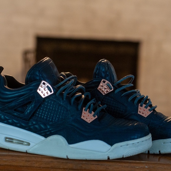 Air Jordan4 Retro PRM 'Obsidian' - 2016 - Picture 2 of 3